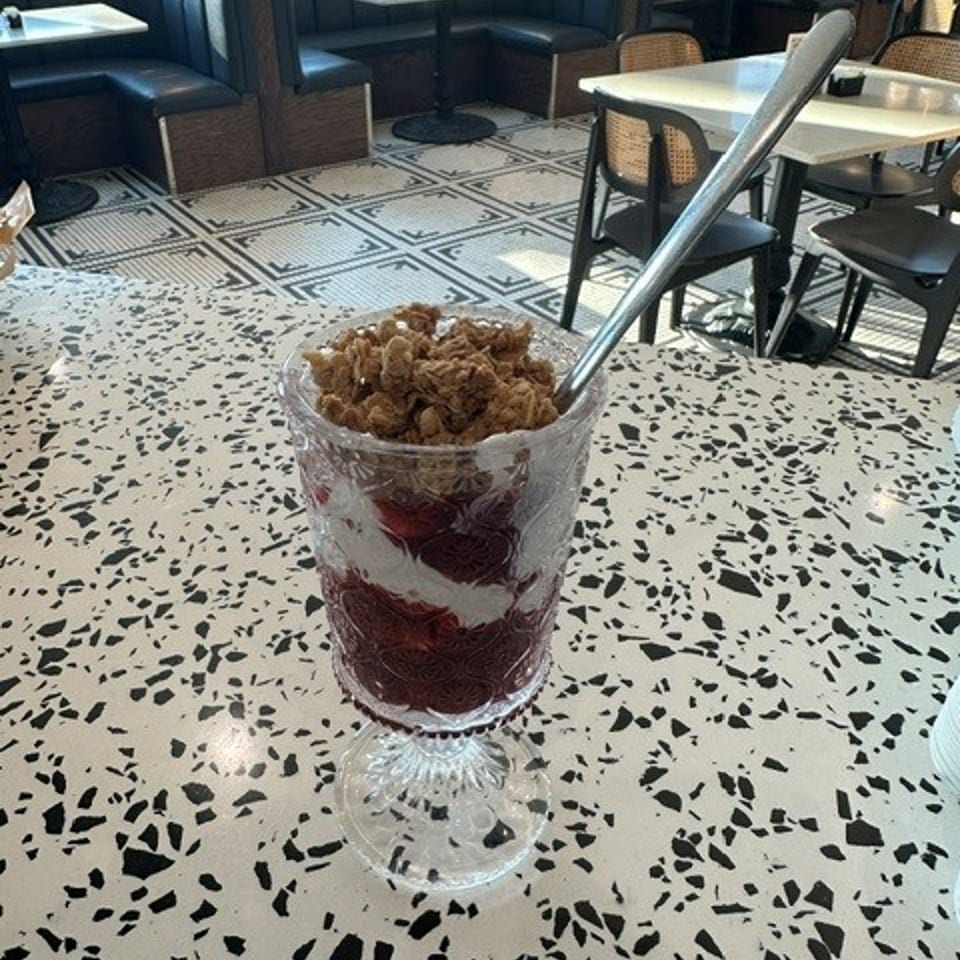 Vanilla Greek Yogurt Parfait