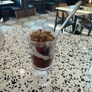 Vanilla Greek Yogurt Parfait